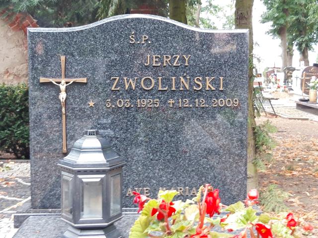 Grób JERZY ZWOLIŃSKI